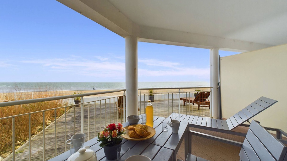 Bourgenay Apartment | Sea view - Flat for 4 at La Tranche sur Mer
