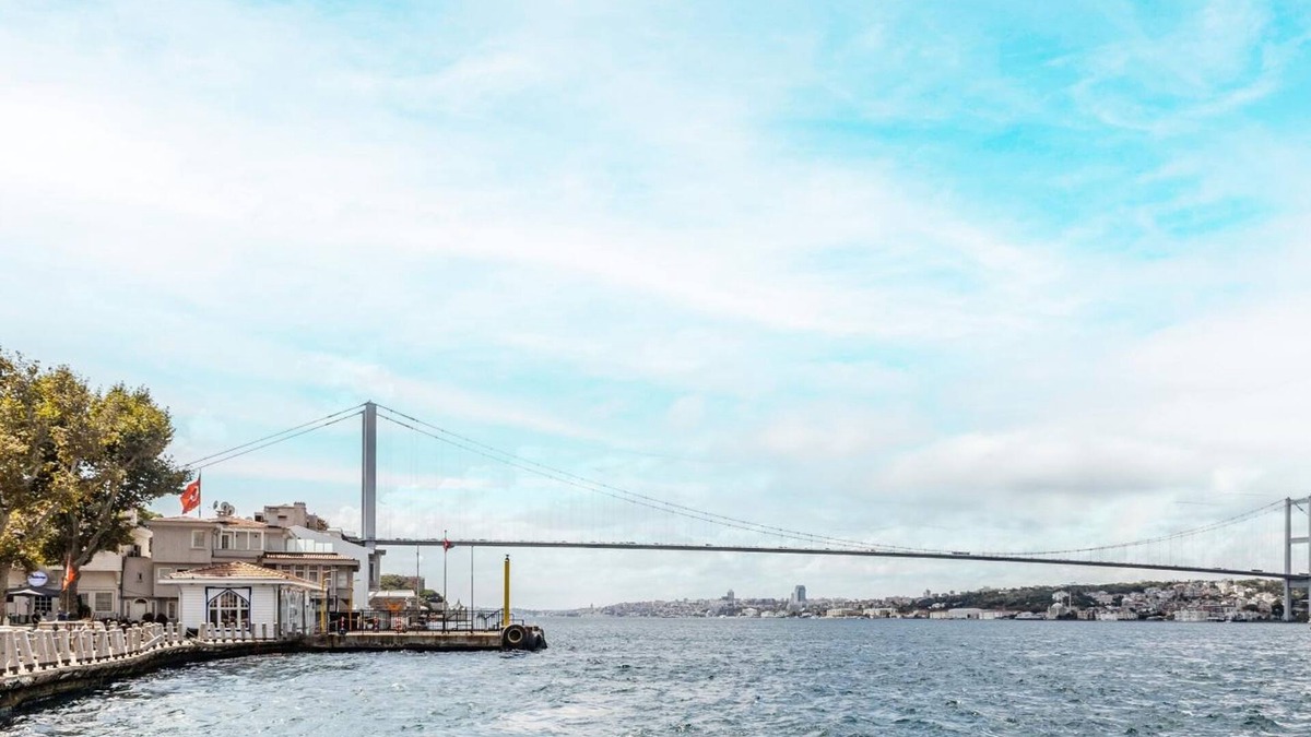 Beylerbeyi Apartment | Sea View Flat w Balcony Near Beylerbeyi Palace