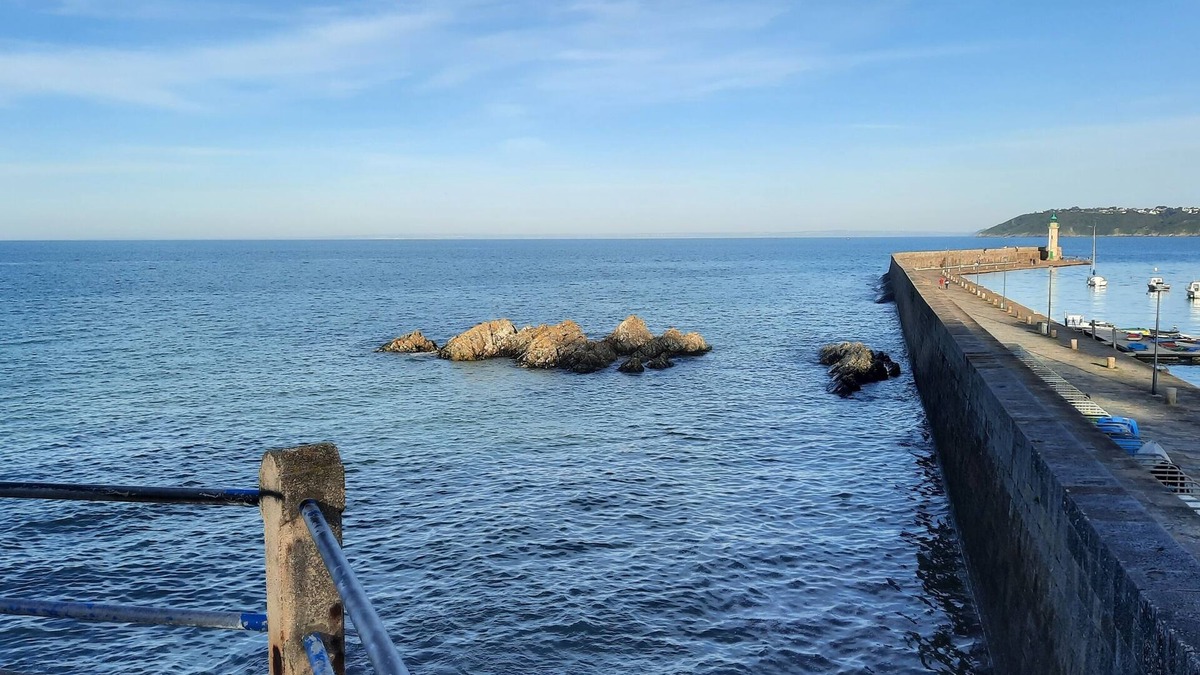 Binic Apartment | Sea view apartment at the foot of the port and beaches