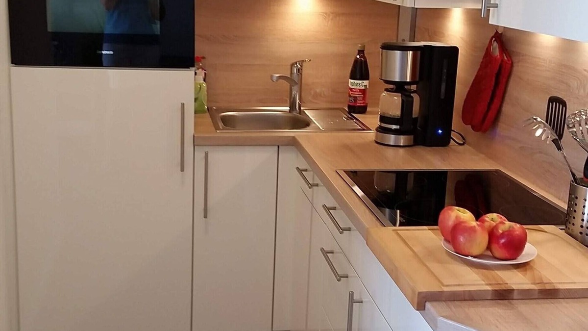 Wyk auf Foehr Apartment | Sea view, freshly renovated, sun balcony, right by the sea and close to town, WiFi