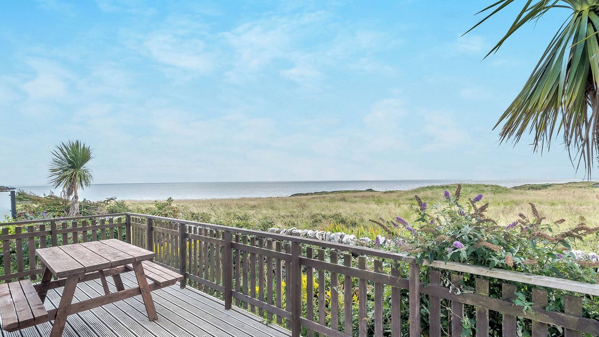 Kirkcudbright Ski Chalet | Sea View Lodge 3 Pet Friendly