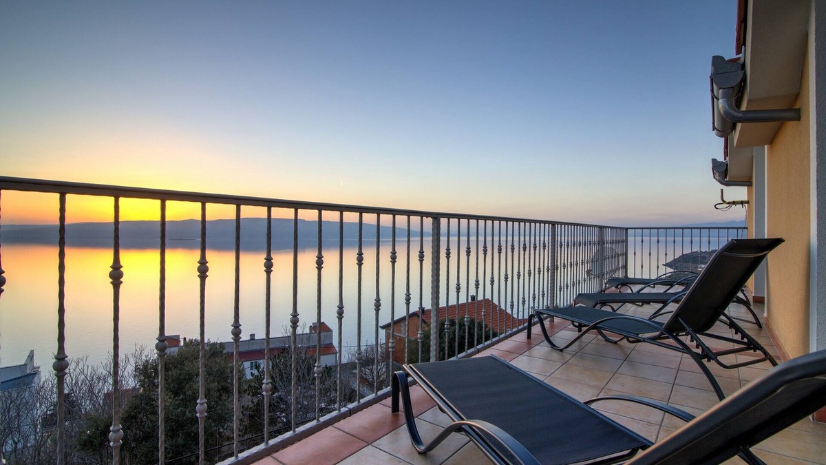Vratarusa Apartment | Sea View Panorama Penthouse, Senj, Croatia