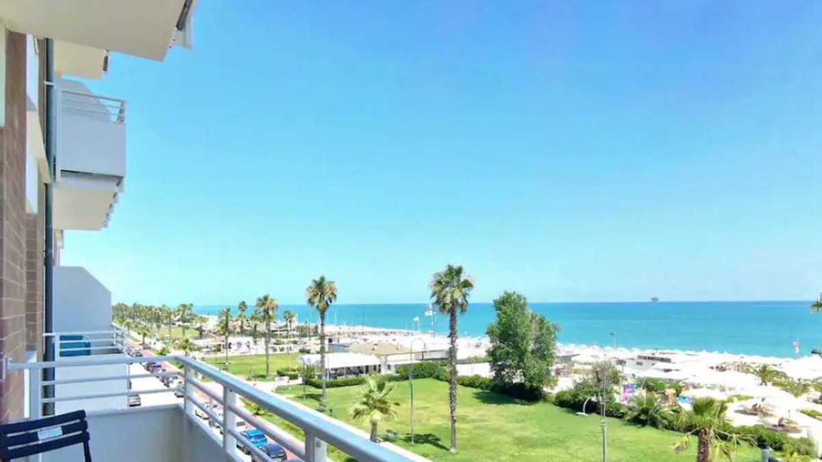 Porto Sant'Elpidio Apartment | [SEA VIEW] Raffinata Dimora Wi-Fi Clima