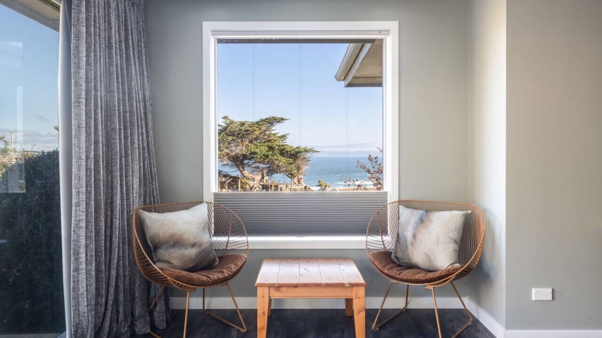 Dunedin House | Sea View's in Ocean Grove