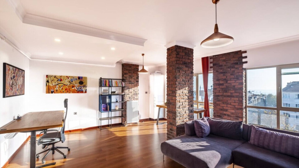 Maltepe Apartment | Sea View Sleek Flat near Transportation in Maltepe