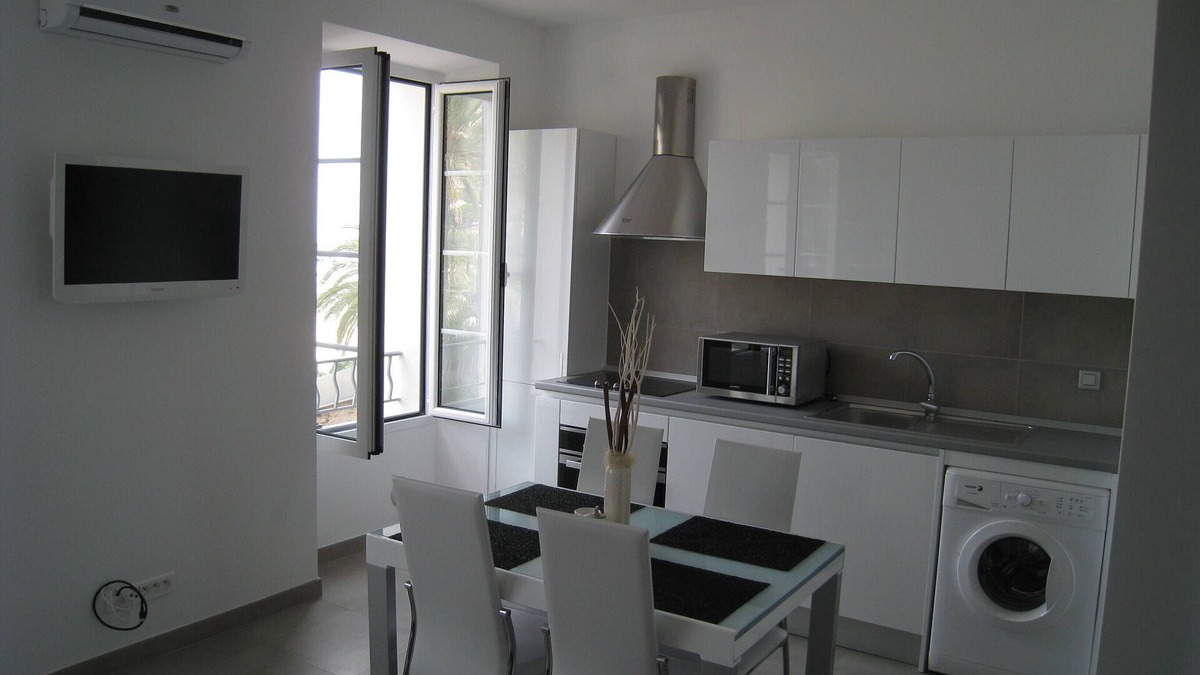 Menton Apartment | SEA VIEW STUDIO - PARKING - GARAVAN