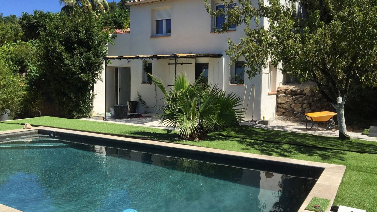 Ollioules House | Sea view villa in a country setting with private pool