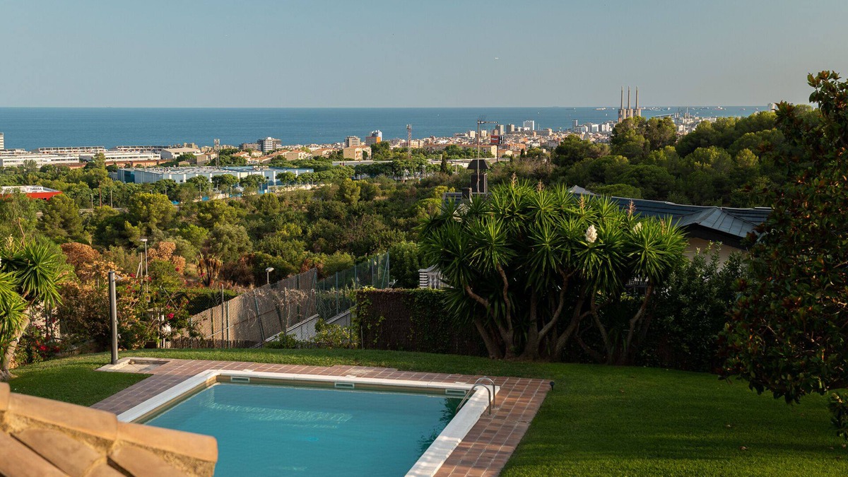 Mas Ram Villa | Sea View Villa with Spa, Cinema , BBQ