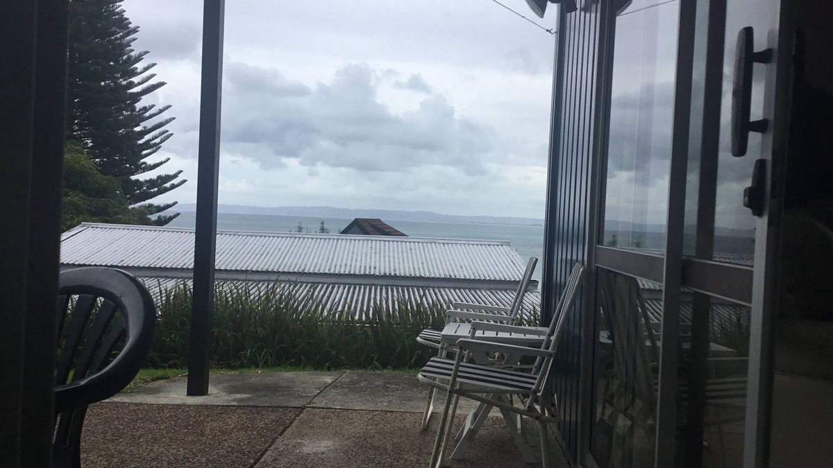 Whangarei Heads Apartment | Sea views, private garden by the beach