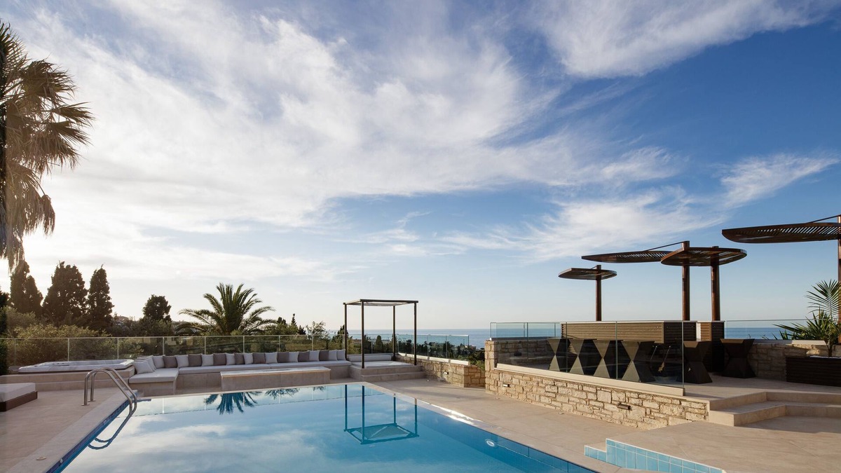 Xiro Chorio Villa | Sea views, sauna, hot tub, mini golf, 2 pools!