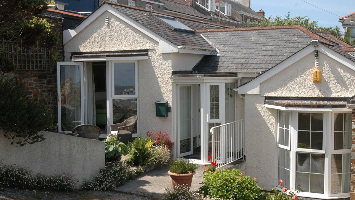 Mylor Churchtown House | SEABIEN, family friendly, country holiday cottage in Falmouth