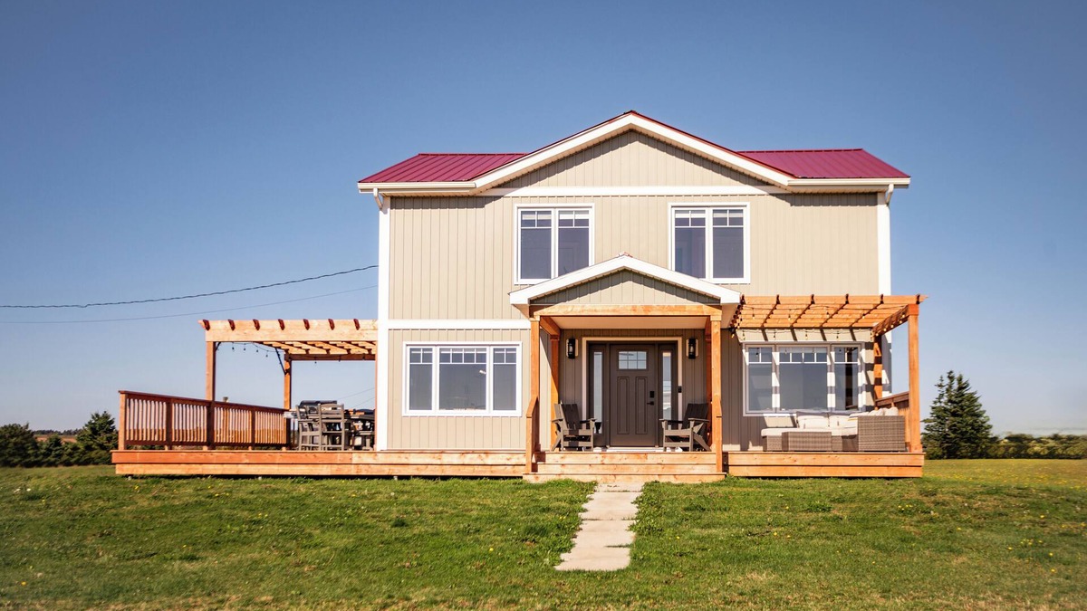 Souris House | Seabreeze Beach Retreat located in scenic Souris, PEI. Family and pet friendly.
