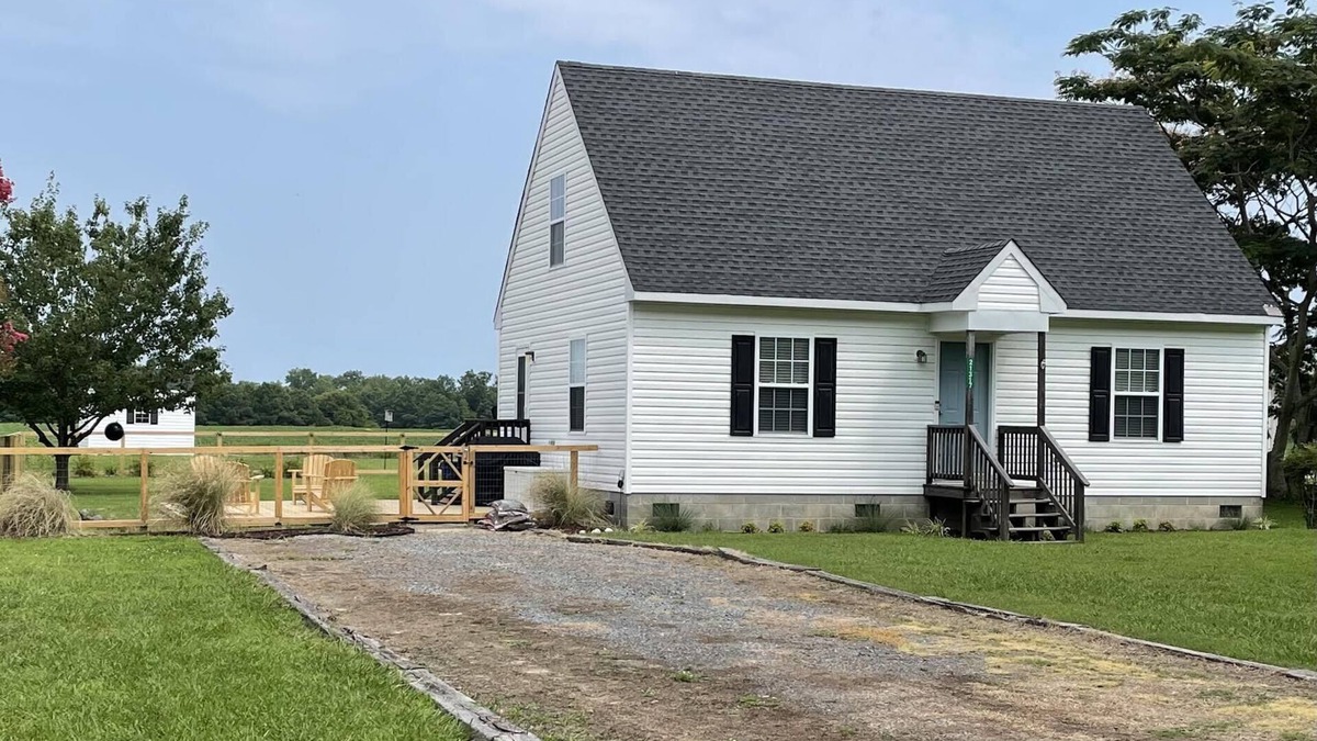 Cape Charles House | Seabreeze Cottage . your home base for exploring Virginia's Eastern Shore!