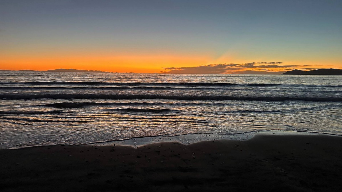 Raumati South House | Seabreeze Retreat - Paraparaumu Holiday Home