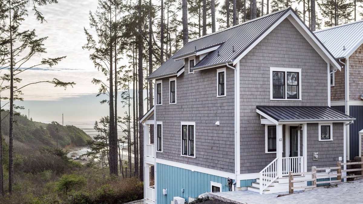 Seabrook House | Seabrook's A Wave From It All, an oceanfront home with a hot tub!