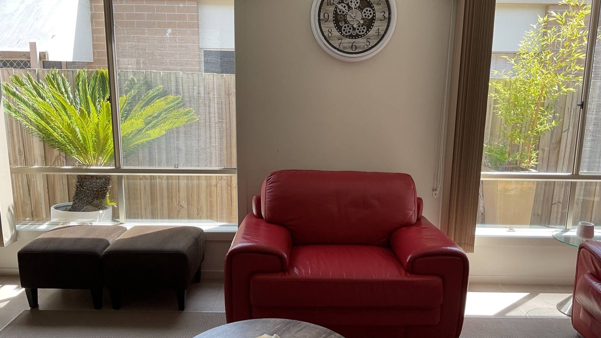 St Leonards House | Seacluded, 750 m walk to the beach, pet friendly