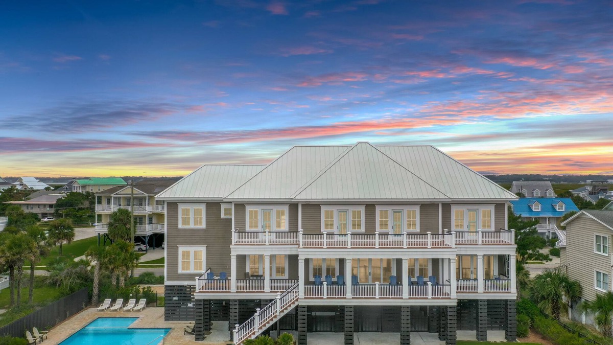 Inlet Harbour House | Seaductress 7 Bedrooms, Oceanfront