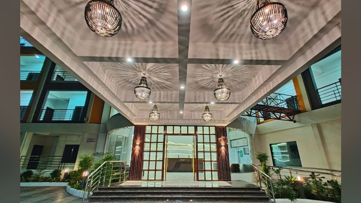 Daman Hotel | Seaface Properties