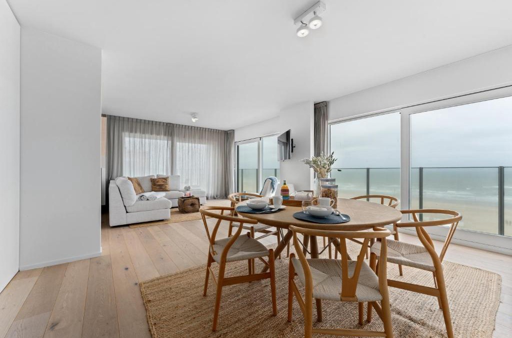 Oostduinkerke-Bad Apartment | Seaflow-Holiday appartment with frontal sea view