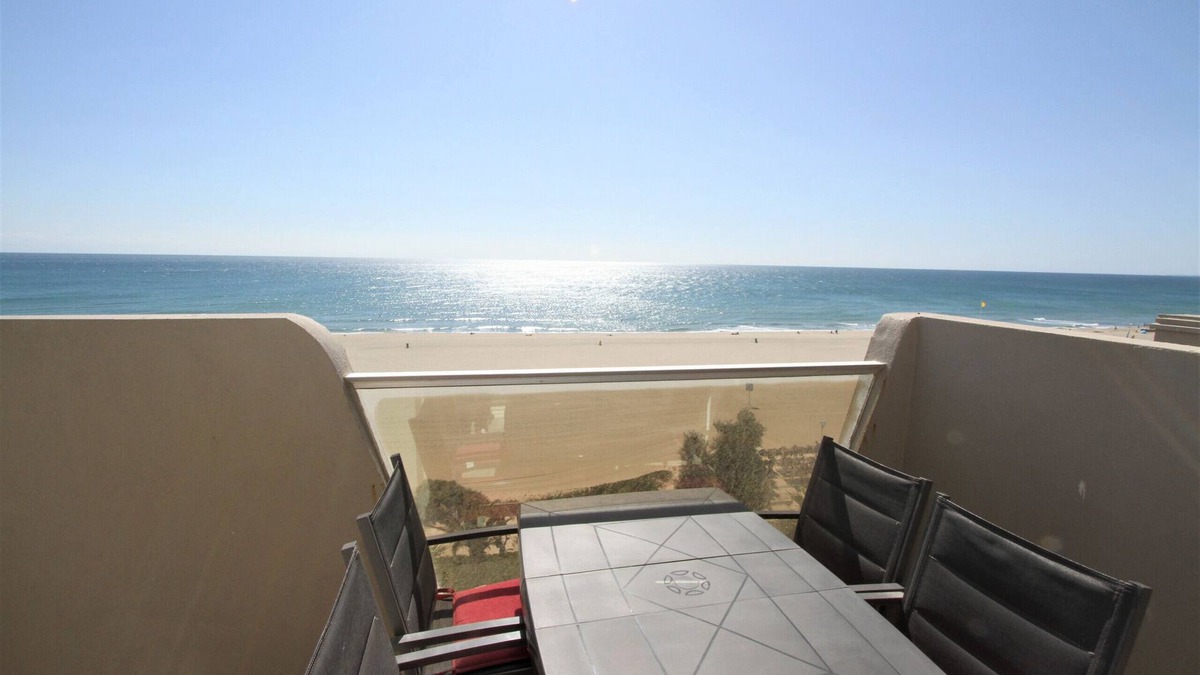 Le Grand Large Apartment | Seafront 4-person apartment