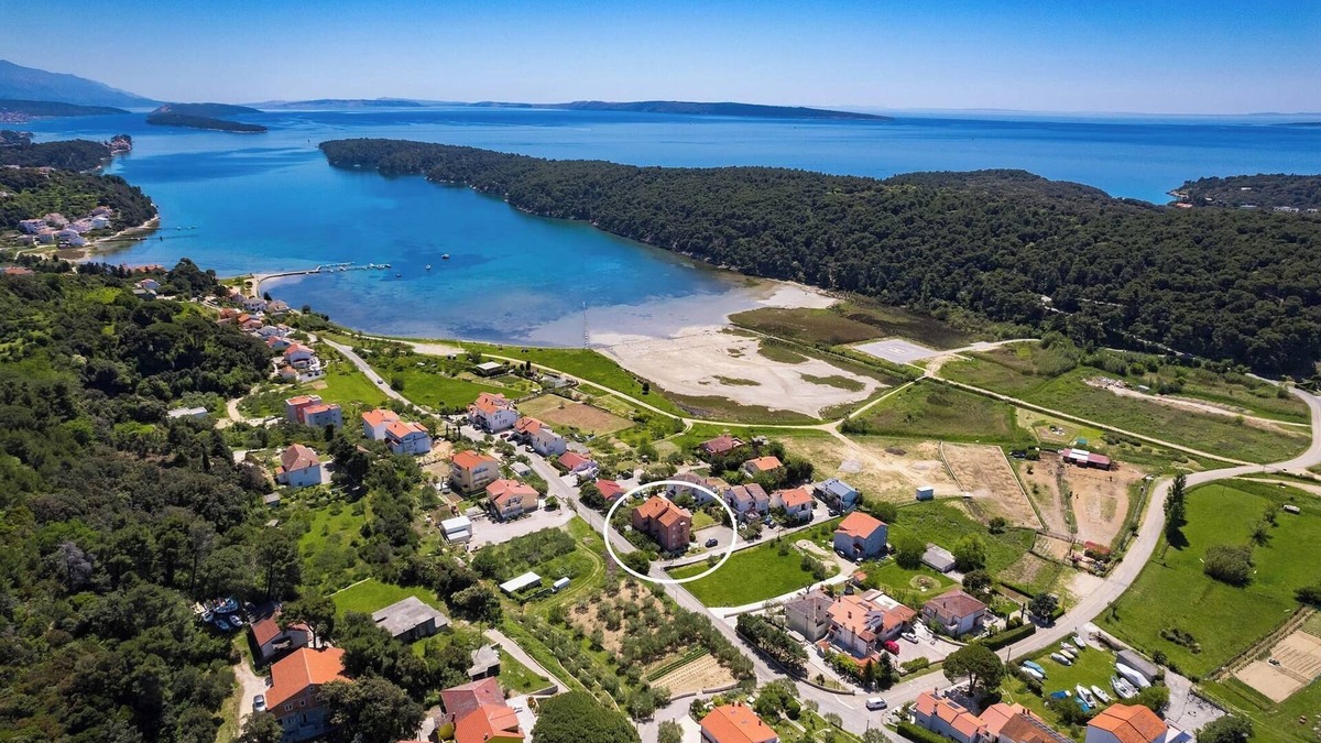 Suha Punta Condo | Seafront Apt, Tastefully Furnished - Neda Smilje