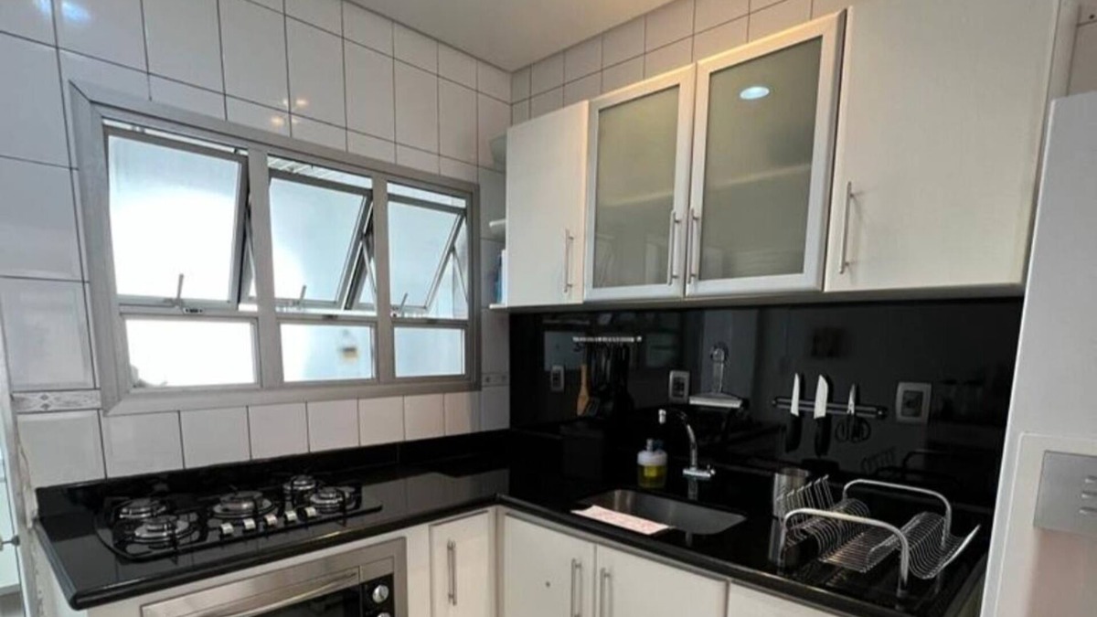 Pompeia Apartment | Seafront building, Gonzaga beach, with parking space provided