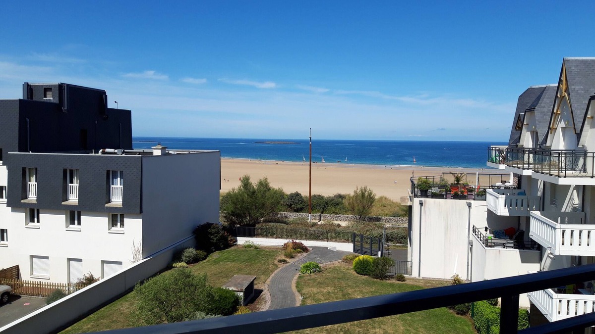 Sables-d'Or-les-Pins Apartment | Seafront duplex in Les Sables d'OR