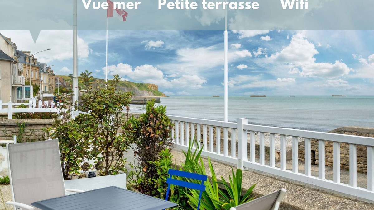 Arromanches-les-Bains Apartment | Seafront apartment - Terrace and sea view