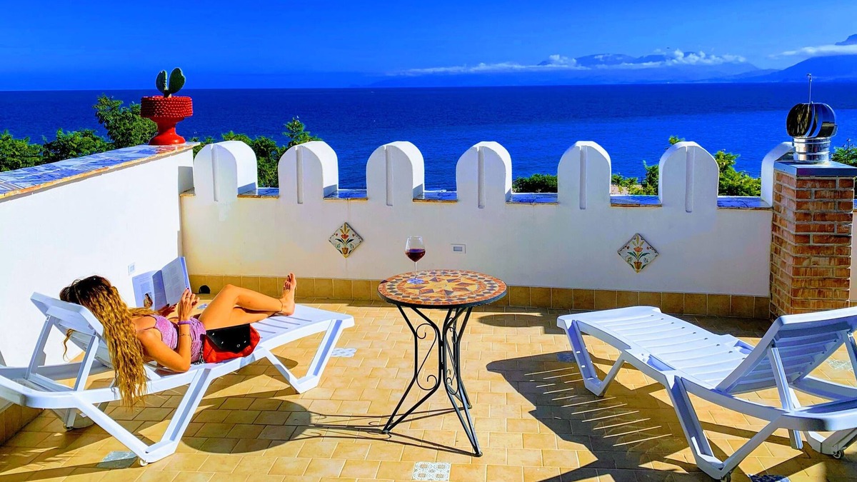 Porticello Apartment | Seafront House Gabbiano Azzurro