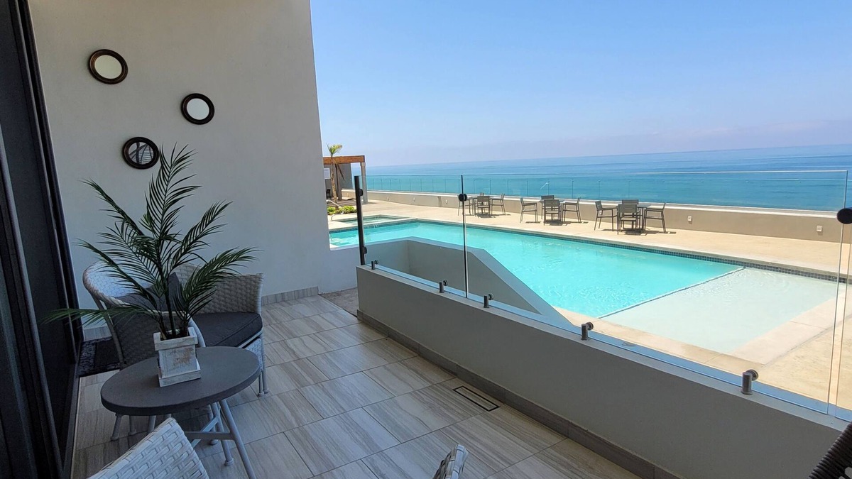 Primo Tapia Condo | Seafront Luxury Condo Pool Jacuzzi