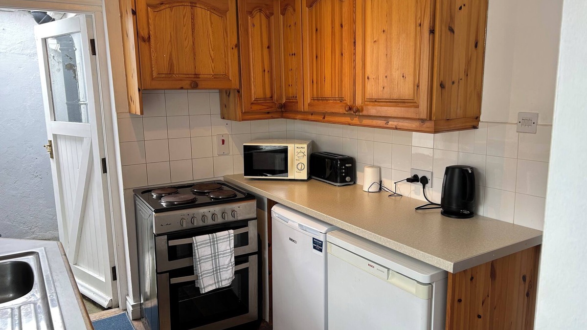 Bray Cottage | Seafront Traditional Cottage