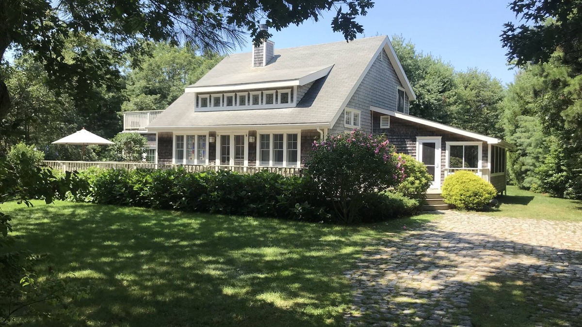 Katama House | 'Seaglass Cottage' in Katama, near Edgartown and South Beach