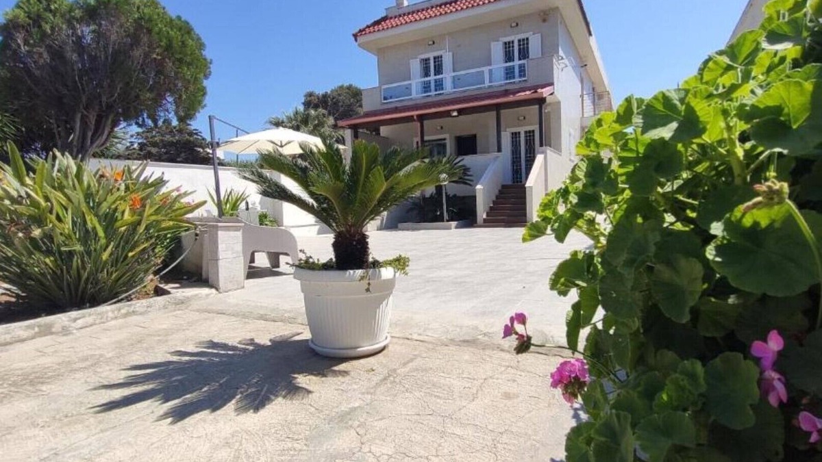 Municipio 5 Apartment | Seagull Apartment - Sea front and Airport Bari