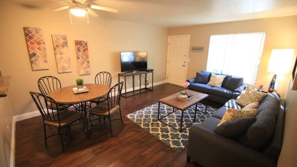 South Shores Condo | Sealion · 35% Off Fall Special - Cute 1 bed/summerlin