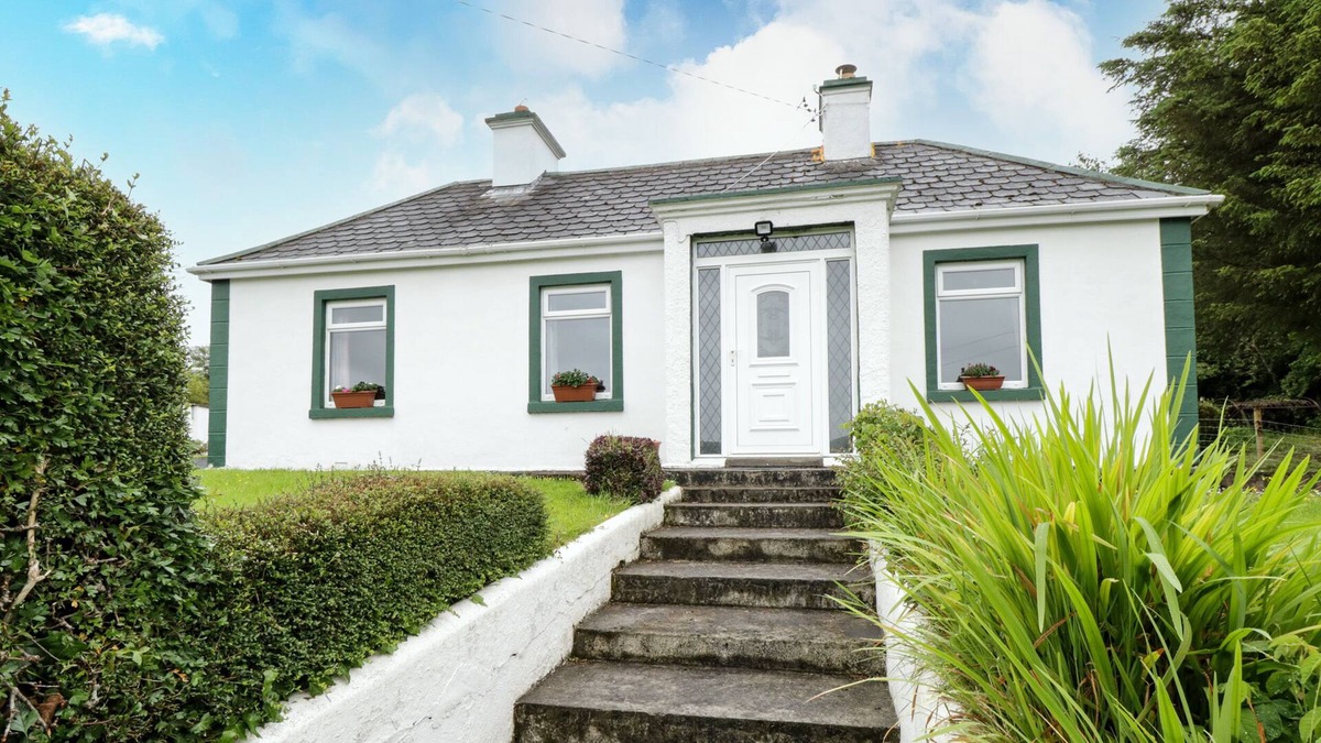 Glenisland Cottage | SEAN BHAILE, family friendly in Castlebar, County Mayo
