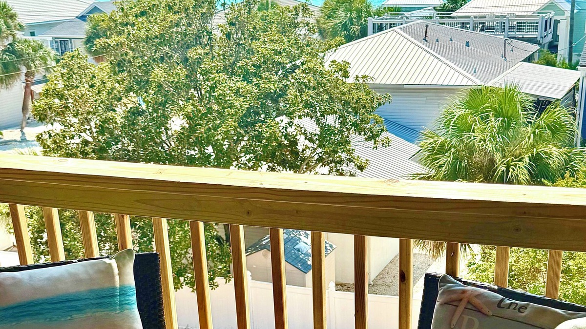 Holiday Beach Apartment | Seascape loft with stunning Gulf Views!