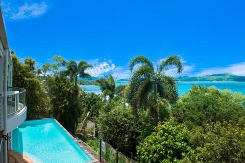 Shute Harbour House | Seascape on Shutehaven - Whitsunday Views Holiday Home