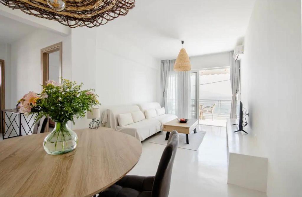 Oropos Apartment | Seascape Serenade