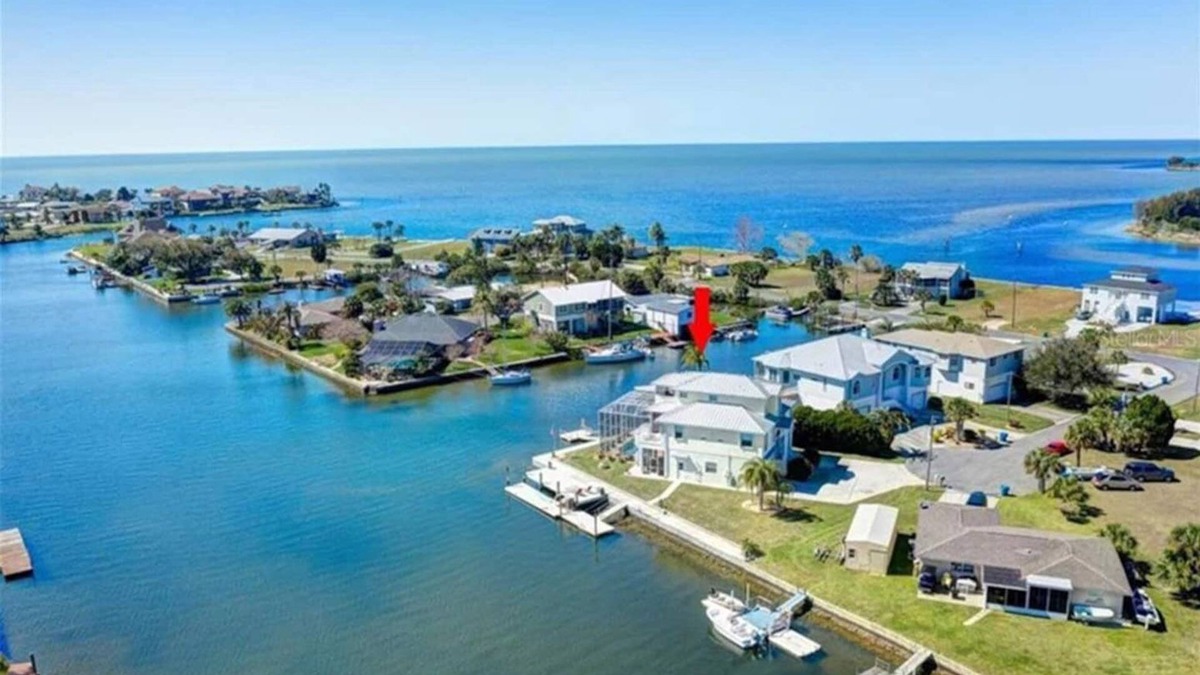 Spring Hill House | Seascape - WHOLE HOUSE 360 water views, pool, gulf
