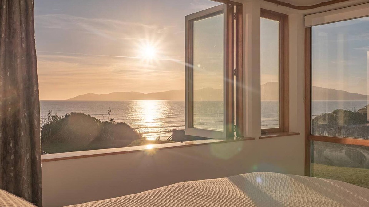 Raumati South House | Seascapes Beach House