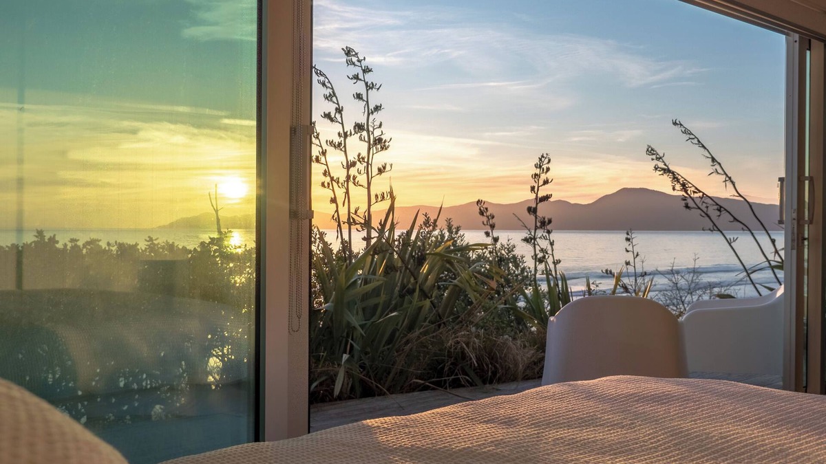 Raumati South House | Seascapes Waterfront 3