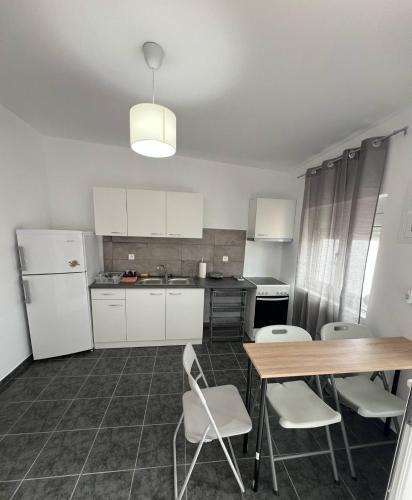 Tsonia Apartment | Seaside Apartment in Tsonia