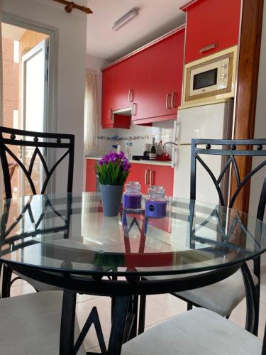 Las Galletas Apartment | Seaside apartment with balcony