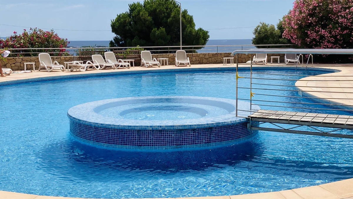 Ajaccio Apartment | Seaside apartment with pool