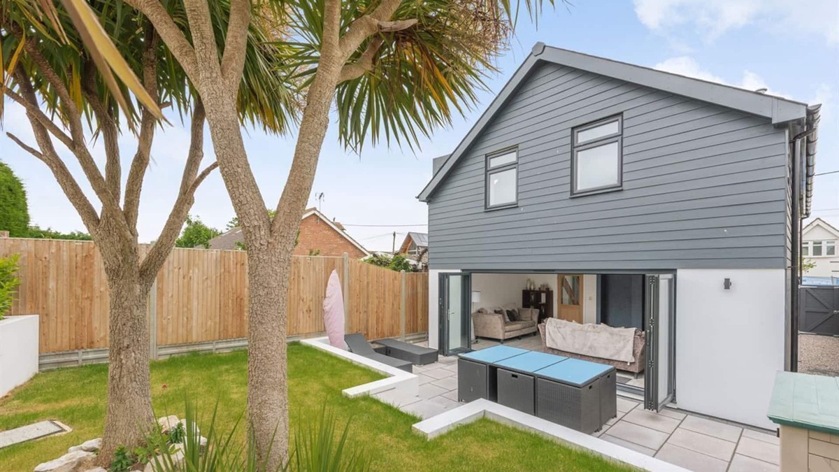 Seasalter House | Seaside Beach location, welcome to our Beach Hut with access to a private beach