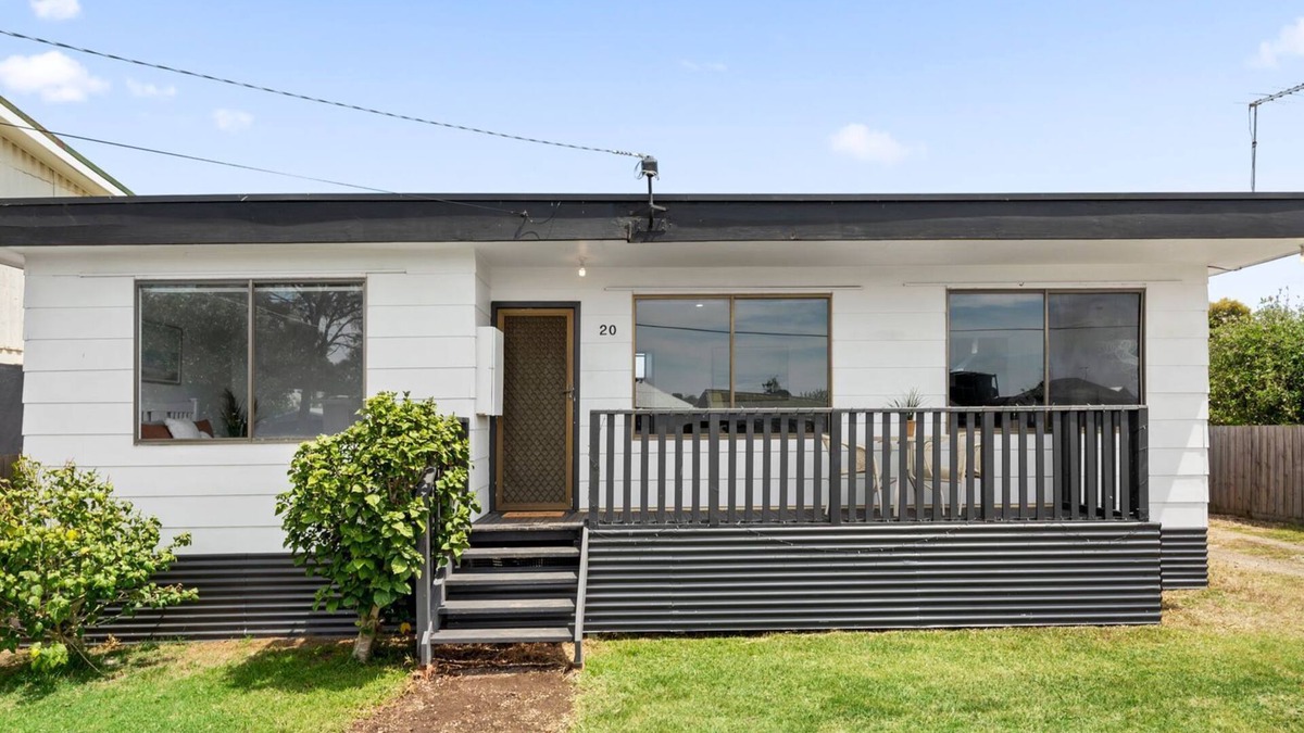 St Leonards House | Seaside Bliss - Charming home just a short stroll from the beach.