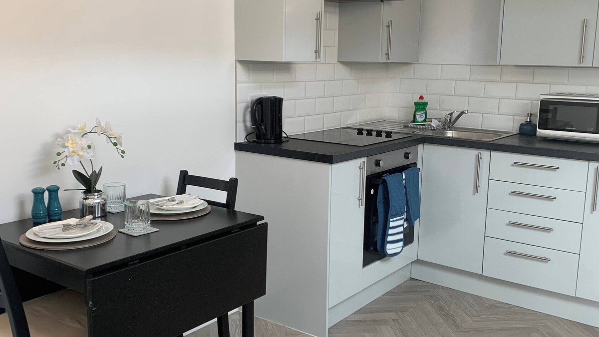 Leigh-on-Sea Apartment | Seaside Chic Loft Apartment in Leigh-on-Sea
