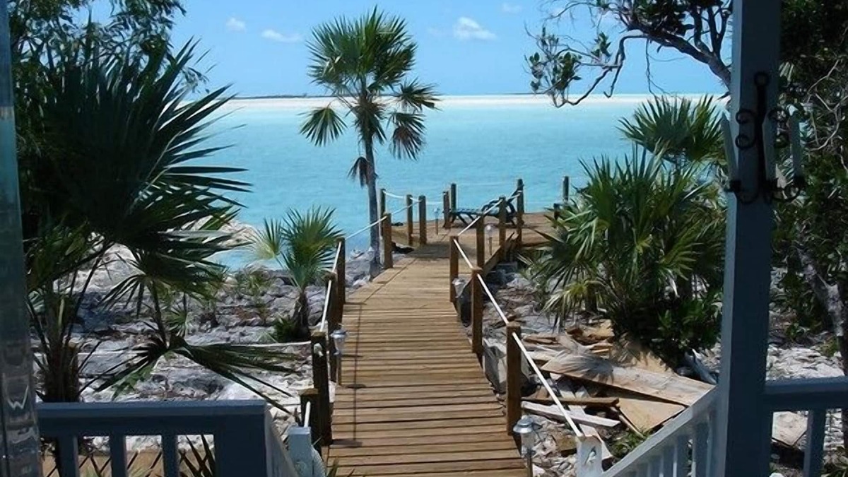 George Town House | Seaside Cottage Seabiscuit – Bonefish Flats w/Ocean Views, Family-Friendly!