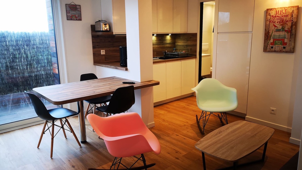 Le Fort Bloque Apartment | Seaside garden apartment 20 metres from the beach
