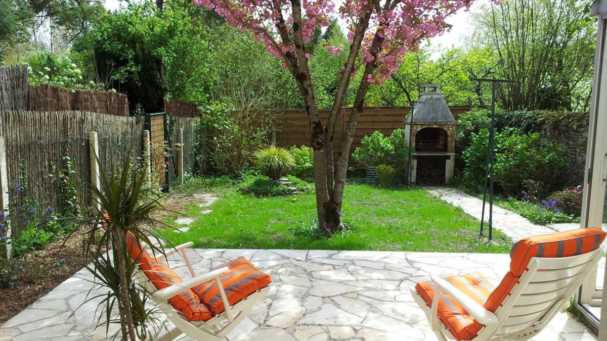 Saint-Pair-sur-Mer Cottage | Seaside Getaway: Pet-Friendly, 3BR, WiFi, Garden, Near Beach & Mont Saint-Michel